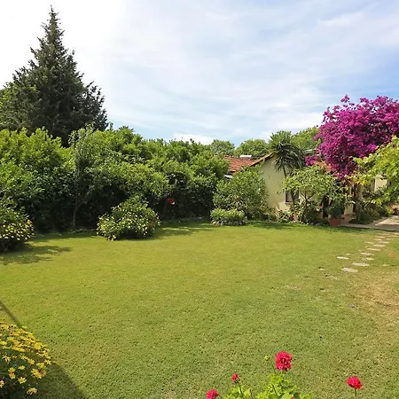 Guest house Midas